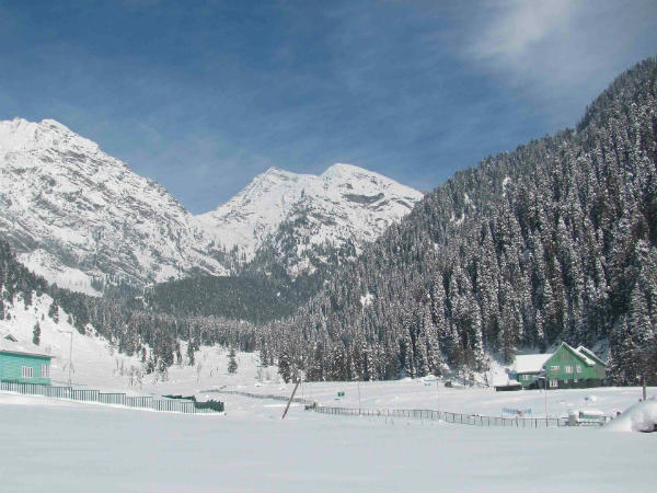 kashmir-aruvllaye-1532090241